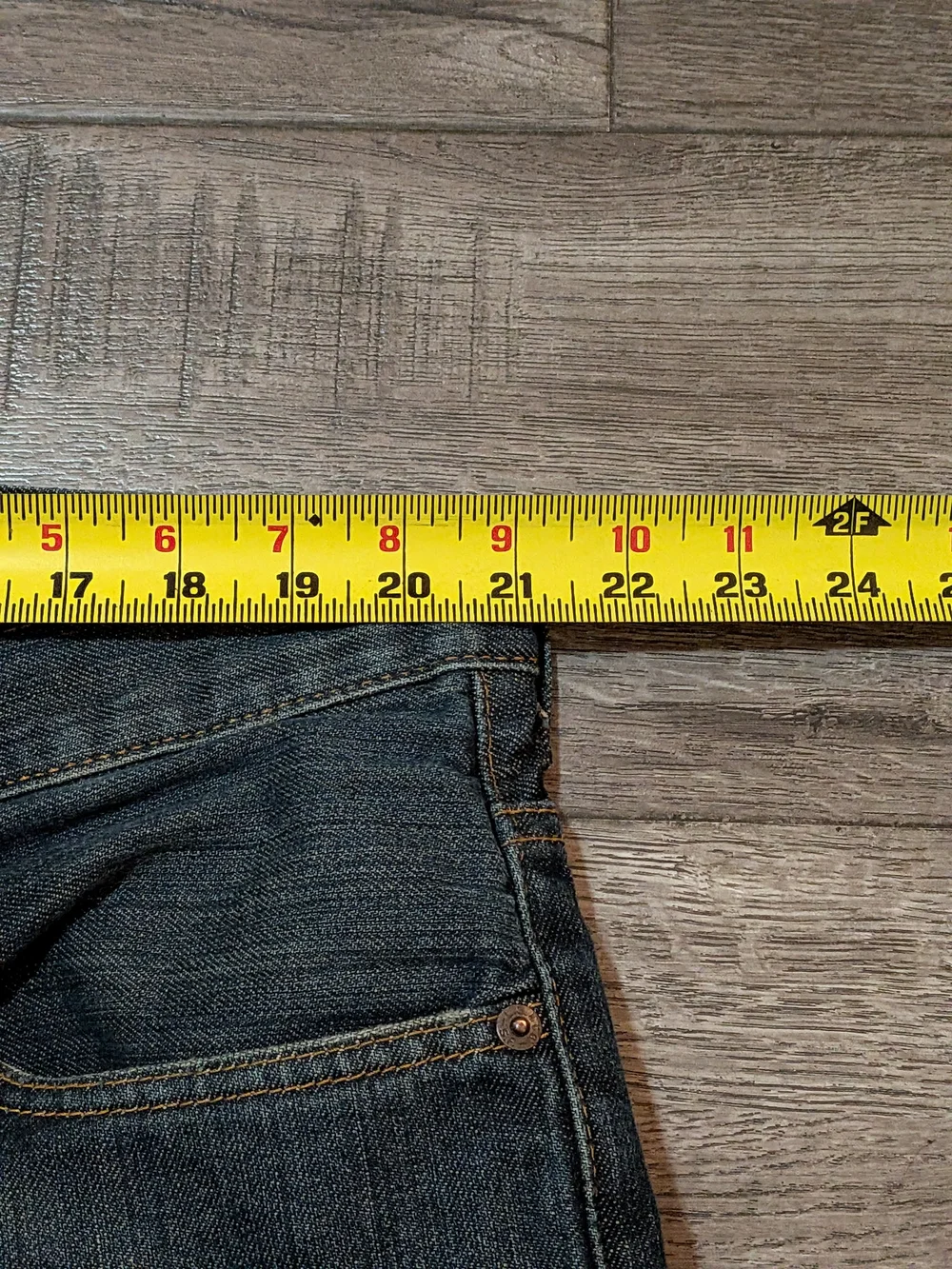 Levis 550 Relaxed Fit Dark Wash Denim Jeans Mens 44x29 Blue 01550-2765